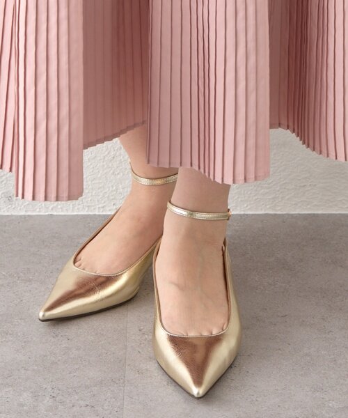 La boutique BonBon（ラブティックボンボン）の「ポインテッドストラップサンダル（サンダル・レディース・ブラック/ゴールド・23.5cm/23cm/24.5cm/24cm）」の11枚目の写真