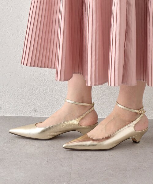 La boutique BonBon（ラブティックボンボン）の「ポインテッドストラップサンダル（サンダル・レディース・ブラック/ゴールド・23.5cm/23cm/24.5cm/24cm）」の12枚目の写真