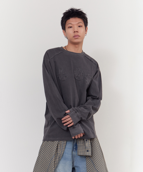 TONY LAWRENCE(トニーローレンス)の「ピグメントアプリケロングスリーブチャコール(Tシャツ/カットソー・レディース・その他・1/2)」の2枚目の写真