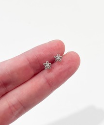 YU-KA:フラワーミニピアス Flower Mini Earrings