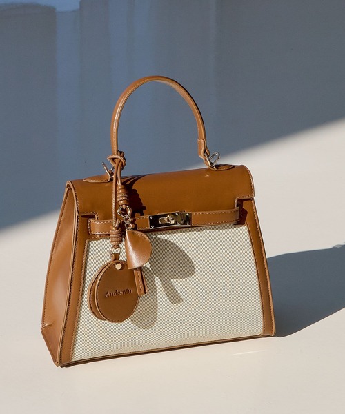 Andemiu（アンデミュウ）の「キャンバズフラップバッグ656272（トートバッグ・レディース・ブラック/ブラウン・FREE）」の2枚目の写真