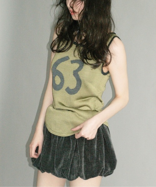 musubore(ムスボレ)の「numbering glossy knit bibs / ナンバリングニットビブス(Tシャツ/カットソー・レディース・カーキ/ブルー/イエロー・FREE)」の2枚目の写真