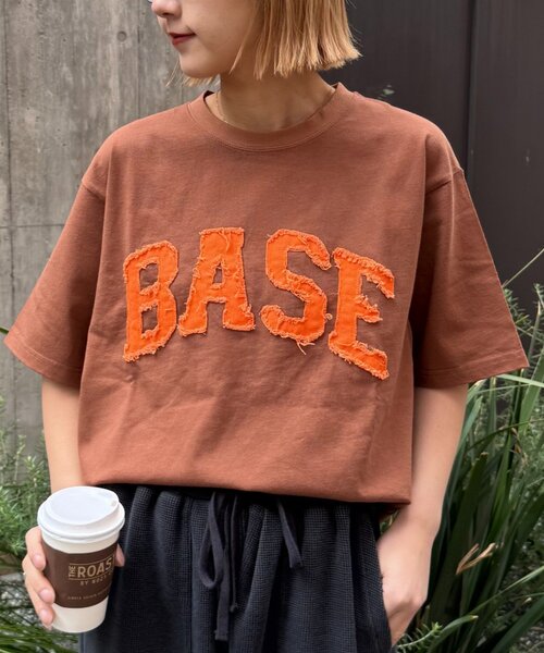 CIAOPANIC TYPY（チャオパニックティピー）の「【WEB限定】【UNISEX】BASEアップリケTEE（Tシャツ/カットソー・レディース・ブラック/グレー/ブラウン/ネイビー・LARGE/MEDIUM）」の4枚目の写真