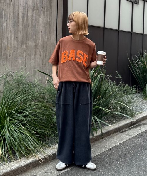 CIAOPANIC TYPY（チャオパニックティピー）の「【WEB限定】【UNISEX】BASEアップリケTEE（Tシャツ/カットソー・レディース・ブラック/グレー/ブラウン/ネイビー・LARGE/MEDIUM）」の9枚目の写真