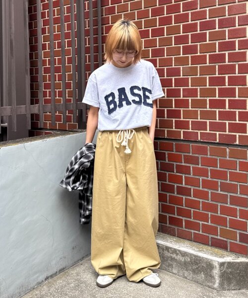 CIAOPANIC TYPY（チャオパニックティピー）の「【WEB限定】【UNISEX】BASEアップリケTEE（Tシャツ/カットソー・レディース・ブラック/グレー/ブラウン/ネイビー・LARGE/MEDIUM）」の21枚目の写真