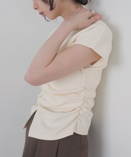 LIAN(リアン)の「テレコシャーリングT(Tシャツ/カットソー・レディース・ブラック/ベージュ/オフホワイト・FREE)」の7枚目の写真