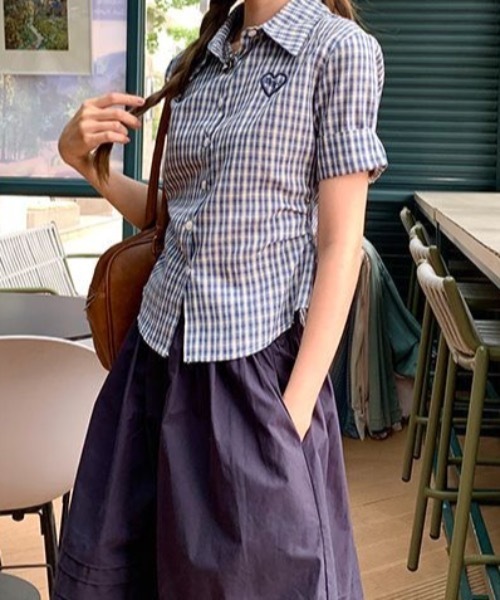 Teem Store(チームストア)の「刺繍ロゴチェック柄サイドギャザー半袖シャツ(シャツ/ブラウス・レディース・イエロー/ブルー・M/S)」の6枚目の写真