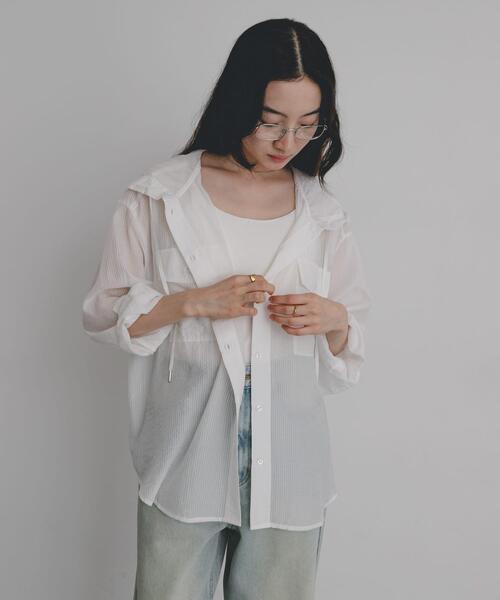 SENSE OF PLACE by URBAN RESEARCH(センスオブプレイスバイアーバンリサーチ)の「シアーフーディシャツ(シャツ/ブラウス・レディース・ブラック/イエロー/オフホワイト/ライトブルー/ブラック系その他/ブルー系その他・ONE)」の2枚目の写真