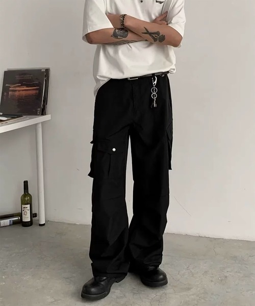 WESTBOY(ウエストボーイ)の「Y2K マルチポケット ワイドカーゴパンツ WO26S11PT02(カーゴパンツ・メンズ・ブラック・XL/L)」の1枚目の写真