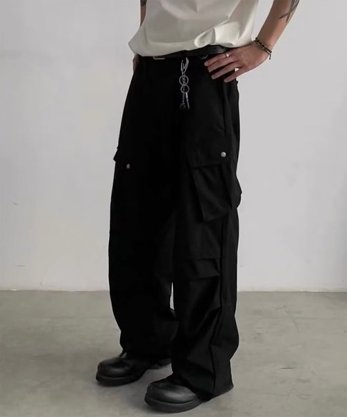 WESTBOY(ウエストボーイ)の「Y2K マルチポケット ワイドカーゴパンツ WO26S11PT02(カーゴパンツ・メンズ・ブラック・XL/L)」の2枚目の写真