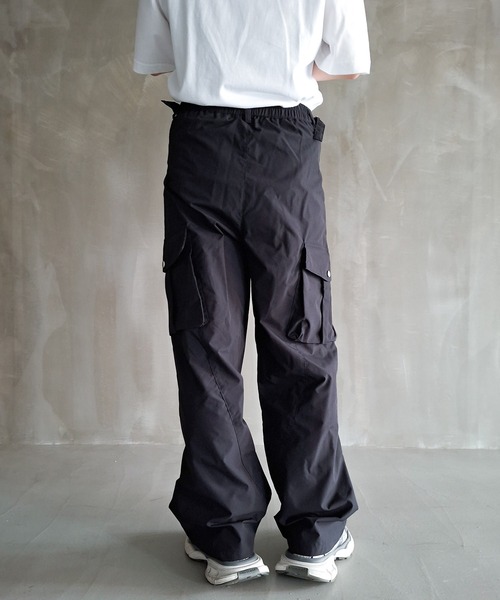 WESTBOY(ウエストボーイ)の「Y2K マルチポケット ワイドカーゴパンツ WO26S11PT02(カーゴパンツ・メンズ・ブラック・XL/L)」の7枚目の写真