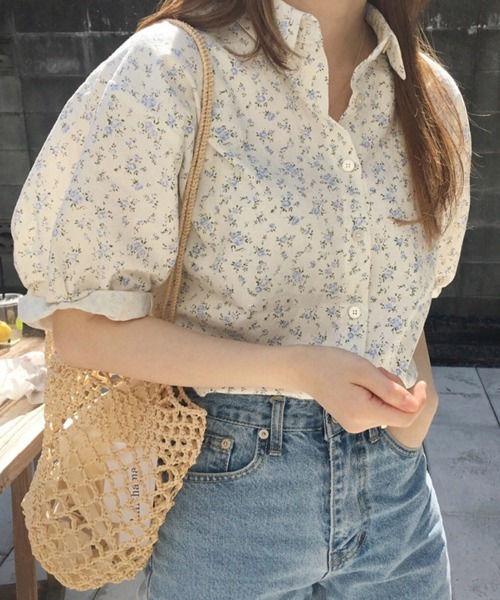 mielu(ミエル)の「小花柄5分袖ブラウス(シャツ/ブラウス・レディース・ブルー/ピンク・LARGE/MEDIUM)」の2枚目の写真