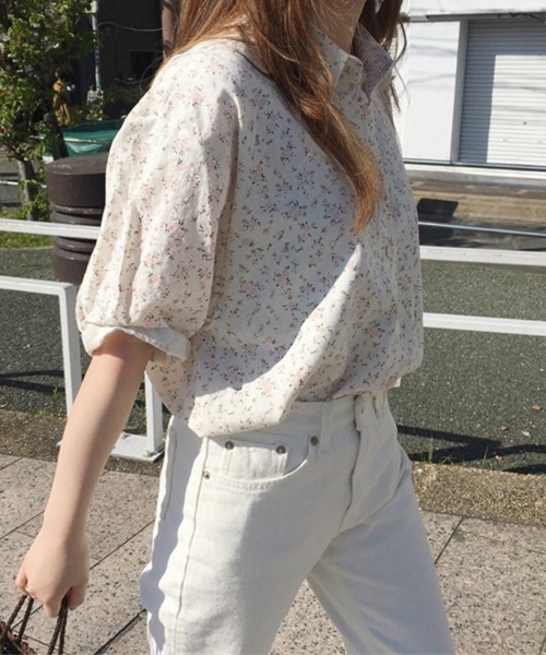 mielu(ミエル)の「小花柄5分袖ブラウス(シャツ/ブラウス・レディース・ブルー/ピンク・LARGE/MEDIUM)」の5枚目の写真