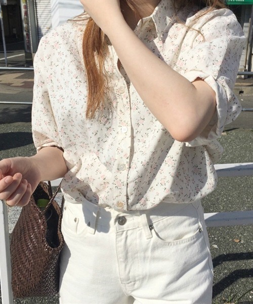 mielu(ミエル)の「小花柄5分袖ブラウス(シャツ/ブラウス・レディース・ブルー/ピンク・LARGE/MEDIUM)」の6枚目の写真