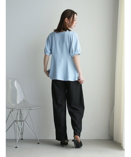 fifth(フィフス)の「【接触冷感】前開きペプラムブラウス(シャツ/ブラウス・レディース・ネイビー/ブルーグレー/ホワイト・M)」の6枚目の写真