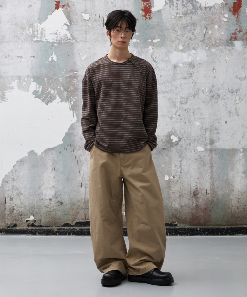AGOD（エージーオーディー）の「サイドボタンヘンリーネックストライプロングスリーブ[ブラウン]（Tシャツ/カットソー・レディース・その他・SMALL/MEDIUM/LARGE）」の3枚目の写真