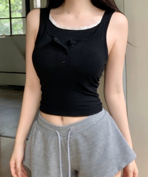 Teem Store(チームストア)の「【カップ付き】リブフロントボタン レイヤード風タンクトップ(タンクトップ・レディース・ホワイト/ブラック/グレー・F)」の1枚目の写真