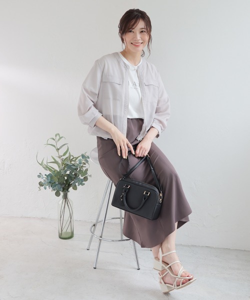 GLACIER lusso(グラシアルッソ)の「【美冷・接触冷感・UVカット】ロゴプリントTシャツ(Tシャツ/カットソー・レディース・ネイビー/ブルー/ブラウン/アイボリー/グレイッシュベージュ・M/L/S/LL)」の8枚目の写真