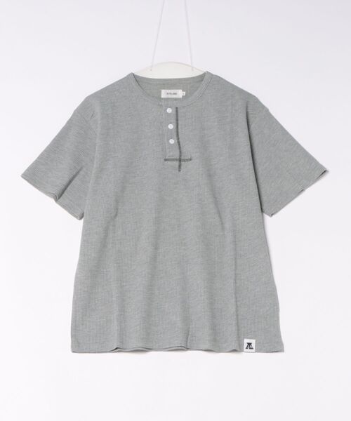 ATELANE（アテレーン）の「ATELANE /ワッフルヘンリーネック/コンパクトサイズ（Tシャツ/カットソー・メンズ・グレー・MEDIUM/X-LARGE）」の11枚目の写真