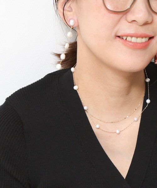 grace grace (グラスグラス)の「【松葉(yuki_nol)別注】【grace grace/グラスグラス】スキップ淡水パールイヤリング(イヤリング・レディース・オフホワイト・FREE)」の3枚目の写真