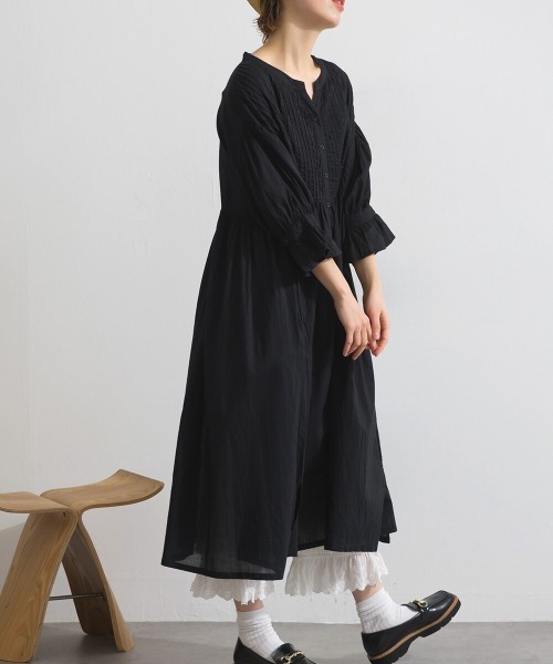 PREFERIR(プレフェリール)の「インド綿 フォークロア 刺繍見えピンタックコットンボイル ワンピース / 前開き・2WAY(ワンピース・レディース・ホワイト/ダークブルー/ブラック・FREE)」の2枚目の写真