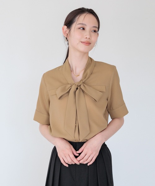 Andemiu(アンデミュウ)の「ポケツキボウタイブラウスSS/860204(シャツ/ブラウス・レディース・オフホワイト/ターコイズブルー/ネイビー/モカ・FREE)」の3枚目の写真