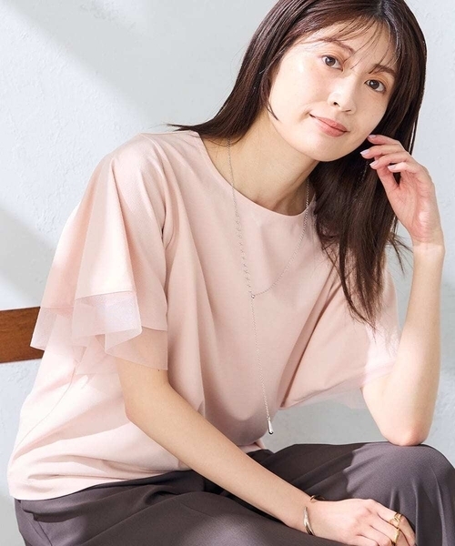 a.v.v(アーヴェヴェ)の「【接触冷感/UVカット】シアー切替フレアスリーブトップス(Tシャツ/カットソー・レディース・ブラック/アイボリー/ブルー/ライトピンク・36/38/40)」の4枚目の写真