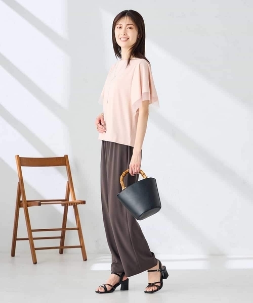 a.v.v(アーヴェヴェ)の「【接触冷感/UVカット】シアー切替フレアスリーブトップス(Tシャツ/カットソー・レディース・ブラック/アイボリー/ブルー/ライトピンク・36/38/40)」の6枚目の写真