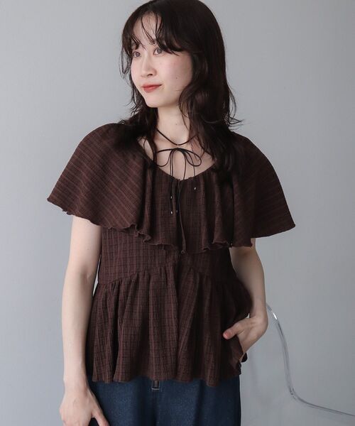 earth music&ecology(アースミュージックアンドエコロジー)の「チェックラッフルカラーペプラムカットブラウス(シャツ/ブラウス・レディース・ブラウン系その他4・FREE)」の7枚目の写真