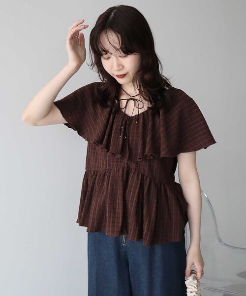 earth music&ecology(アースミュージックアンドエコロジー)の「チェックラッフルカラーペプラムカットブラウス(シャツ/ブラウス・レディース・ブラウン系その他4・FREE)」の8枚目の写真
