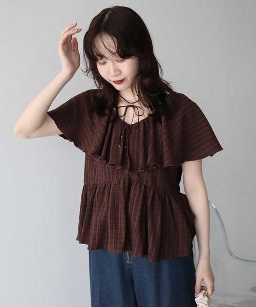 earth music&ecology(アースミュージックアンドエコロジー)の「チェックラッフルカラーペプラムカットブラウス(シャツ/ブラウス・レディース・ブラウン系その他4・FREE)」の1枚目の写真