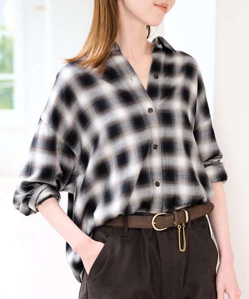 U by SPICK&SPAN（ユーバイスピックアンドスパン）の「カシュクールシャツ（シャツ/ブラウス・レディース・チャコールグレー/ブラウン・FREE）」の2枚目の写真