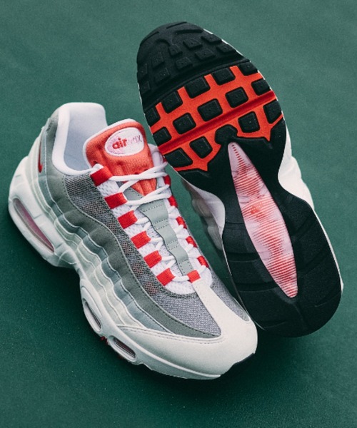 NIKE（ナイキ）の「W AIR MAX 95 BIG BUBBLE　HJ5996-101（スニーカー・レディース・ホワイト・25.0cm/27.5cm/27.0cm/24.5cm/24.0cm/29.0cm/28.5cm/28.0cm/26.5cm/26.0cm/25.5cm）」の5枚目の写真