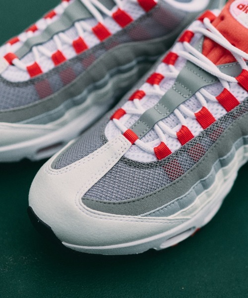 NIKE（ナイキ）の「W AIR MAX 95 BIG BUBBLE　HJ5996-101（スニーカー・レディース・ホワイト・25.0cm/27.5cm/27.0cm/24.5cm/24.0cm/29.0cm/28.5cm/28.0cm/26.5cm/26.0cm/25.5cm）」の8枚目の写真