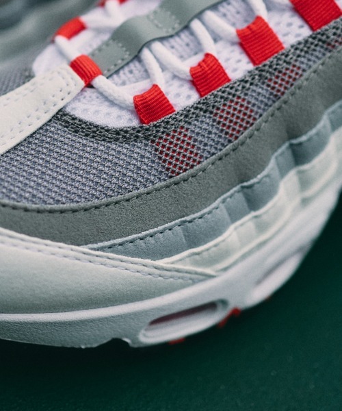 NIKE（ナイキ）の「W AIR MAX 95 BIG BUBBLE　HJ5996-101（スニーカー・レディース・ホワイト・25.0cm/27.5cm/27.0cm/24.5cm/24.0cm/29.0cm/28.5cm/28.0cm/26.5cm/26.0cm/25.5cm）」の9枚目の写真