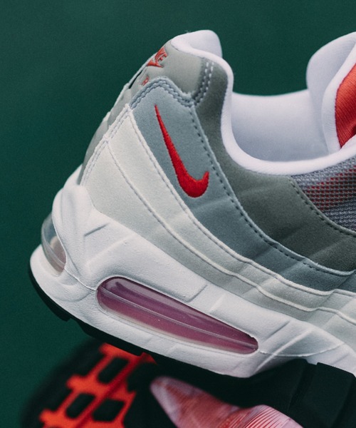 NIKE（ナイキ）の「W AIR MAX 95 BIG BUBBLE　HJ5996-101（スニーカー・レディース・ホワイト・25.0cm/27.5cm/27.0cm/24.5cm/24.0cm/29.0cm/28.5cm/28.0cm/26.5cm/26.0cm/25.5cm）」の11枚目の写真
