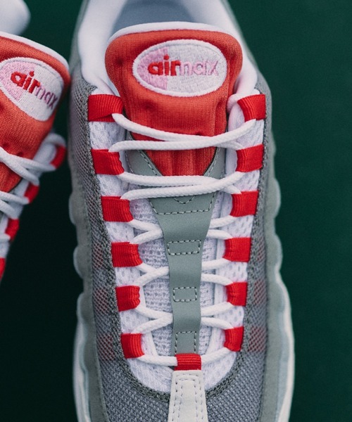 NIKE（ナイキ）の「W AIR MAX 95 BIG BUBBLE　HJ5996-101（スニーカー・レディース・ホワイト・25.0cm/27.5cm/27.0cm/24.5cm/24.0cm/29.0cm/28.5cm/28.0cm/26.5cm/26.0cm/25.5cm）」の13枚目の写真