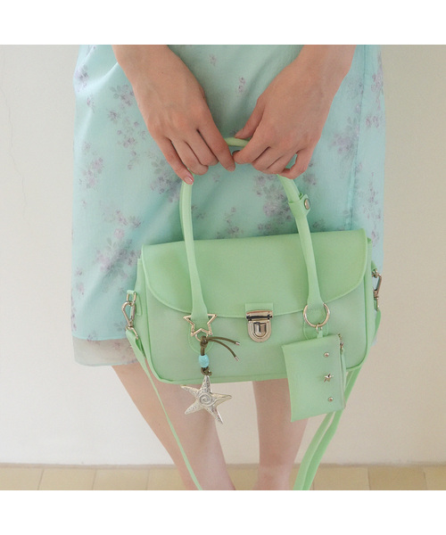 OMNIPOTENT(オムニポテント)の「Candy Jelly Cross Bag & Card Wallet _4Colors(トートバッグ・レディース・ミント/ブラック/ホワイト/ライトブルー・FREE)」の3枚目の写真