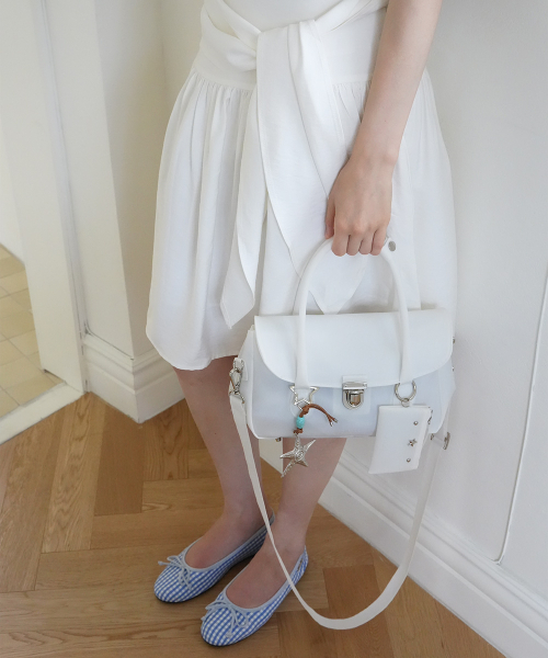 OMNIPOTENT(オムニポテント)の「Candy Jelly Cross Bag & Card Wallet _4Colors(トートバッグ・レディース・ミント/ブラック/ホワイト/ライトブルー・FREE)」の9枚目の写真