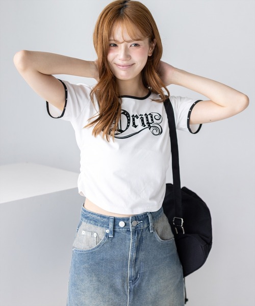 clear（クリア）の「接触冷感サイドシャーリングTシャツ［骨格ストレート／韓国ファッション／Y2K／ストリート］（Tシャツ/カットソー・レディース・ブラック/オフホワイト/ピンク・F）」の2枚目の写真