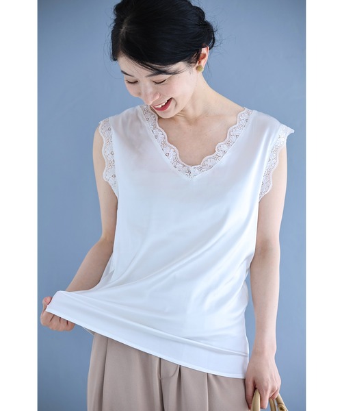 cawaii(カワイイ)の「伸びるサテン カットソートップス(タンクトップ・レディース・ホワイト/ブラック・L/XL/M)」の3枚目の写真