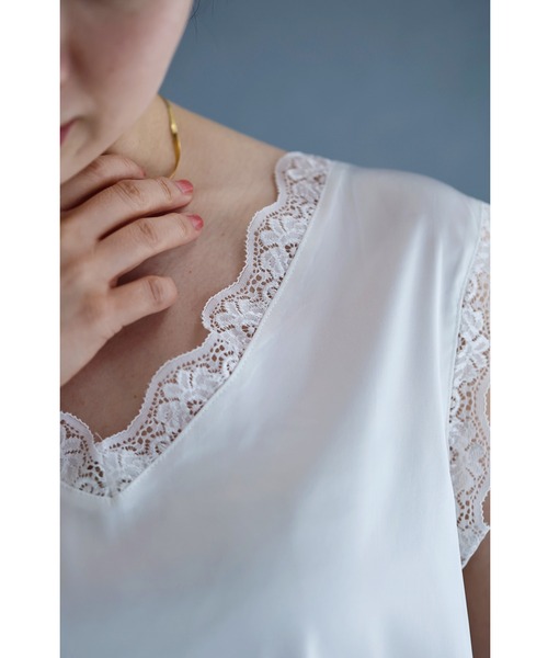 cawaii(カワイイ)の「伸びるサテン カットソートップス(タンクトップ・レディース・ホワイト/ブラック・L/XL/M)」の6枚目の写真