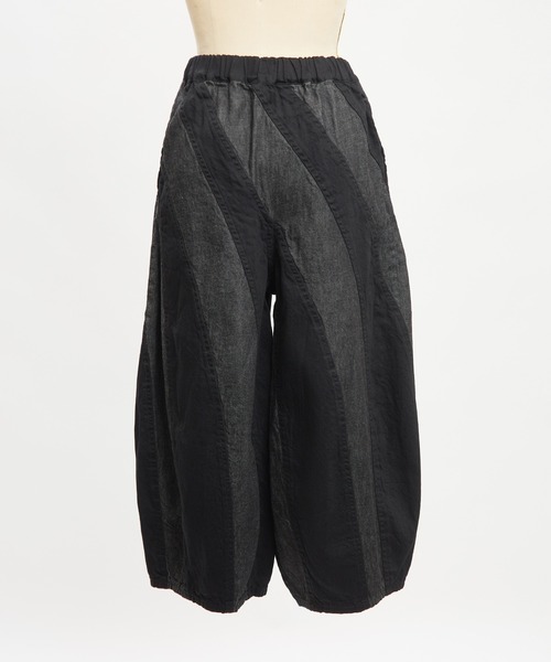 gomme（ゴム）の「マーブルデニムパンツ（デニムパンツ・レディース・ブラック/インディゴブルー・MEDIUM）」の22枚目の写真