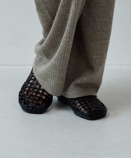 lawgy(ラウジー)の「nuance woven gurkha sandal / ニュアンスウーブングルカサンダル(サンダル・レディース・ブラック・SMALL/MEDIUM/LARGE)」の4枚目の写真