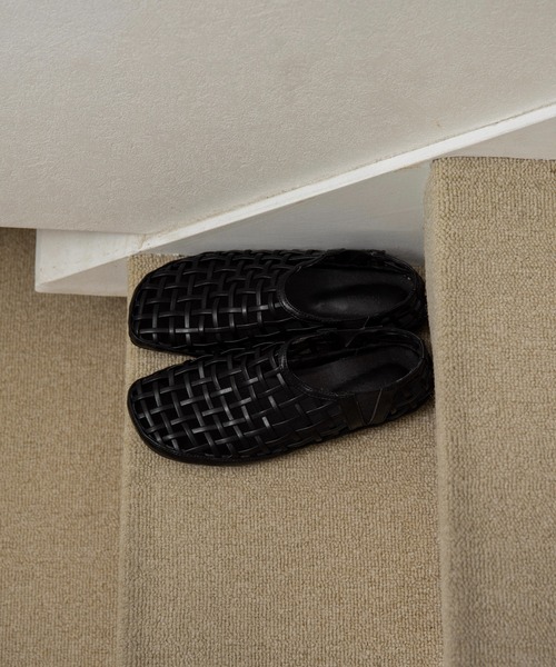 lawgy(ラウジー)の「nuance woven gurkha sandal / ニュアンスウーブングルカサンダル(サンダル・レディース・ブラック・SMALL/MEDIUM/LARGE)」の3枚目の写真