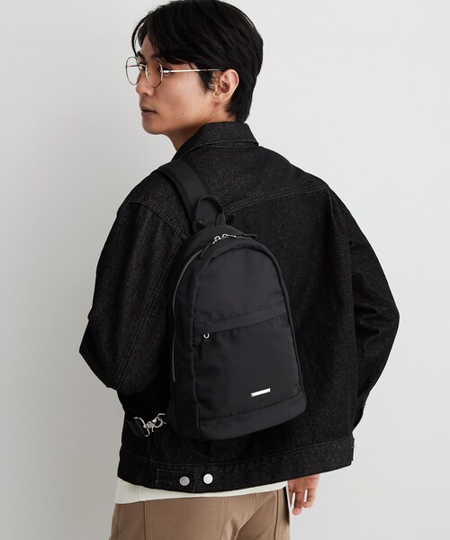 THE SHOP TK (ザ ショップ ティーケー )の「ビッグ ワンショルダーボディバッグ(ボディバッグ/ウエストポーチ・メンズ・ブラック系5/ブラック・00)」の5枚目の写真