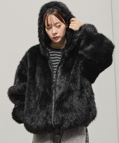 Alfred Alex(アルフレッドアレックス)の「【Alfred Alex】Faux Fur Hooded Blouson / オーバーサイズ フードファーブルゾン(ブルゾン・メンズ・グレー/ブラック/ブラック×ベージュ・M/L)」の13枚目の写真