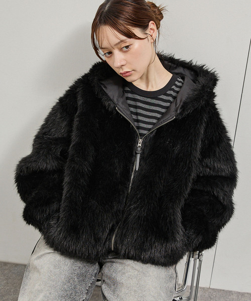 Alfred Alex(アルフレッドアレックス)の「【Alfred Alex】Faux Fur Hooded Blouson / オーバーサイズ フードファーブルゾン(ブルゾン・メンズ・グレー/ブラック/ブラック×ベージュ・M/L)」の14枚目の写真