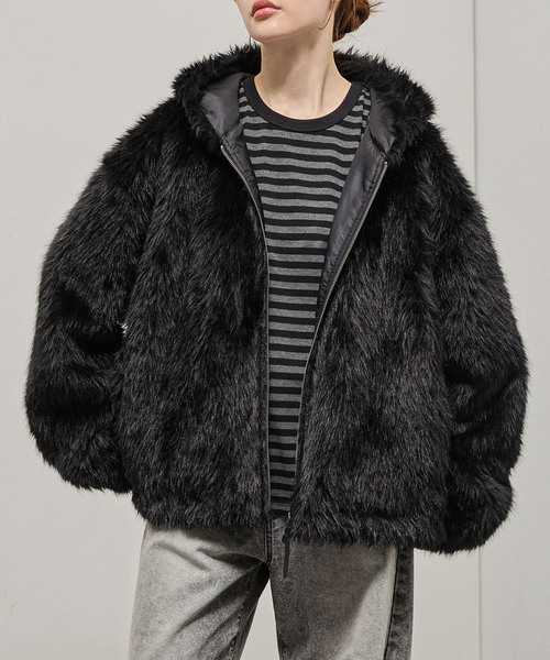 Alfred Alex(アルフレッドアレックス)の「【Alfred Alex】Faux Fur Hooded Blouson / オーバーサイズ フードファーブルゾン(ブルゾン・メンズ・グレー/ブラック/ブラック×ベージュ・M/L)」の16枚目の写真
