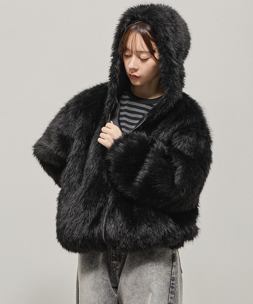 Alfred Alex(アルフレッドアレックス)の「【Alfred Alex】Faux Fur Hooded Blouson / オーバーサイズ フードファーブルゾン(ブルゾン・メンズ・グレー/ブラック/ブラック×ベージュ・M/L)」の17枚目の写真